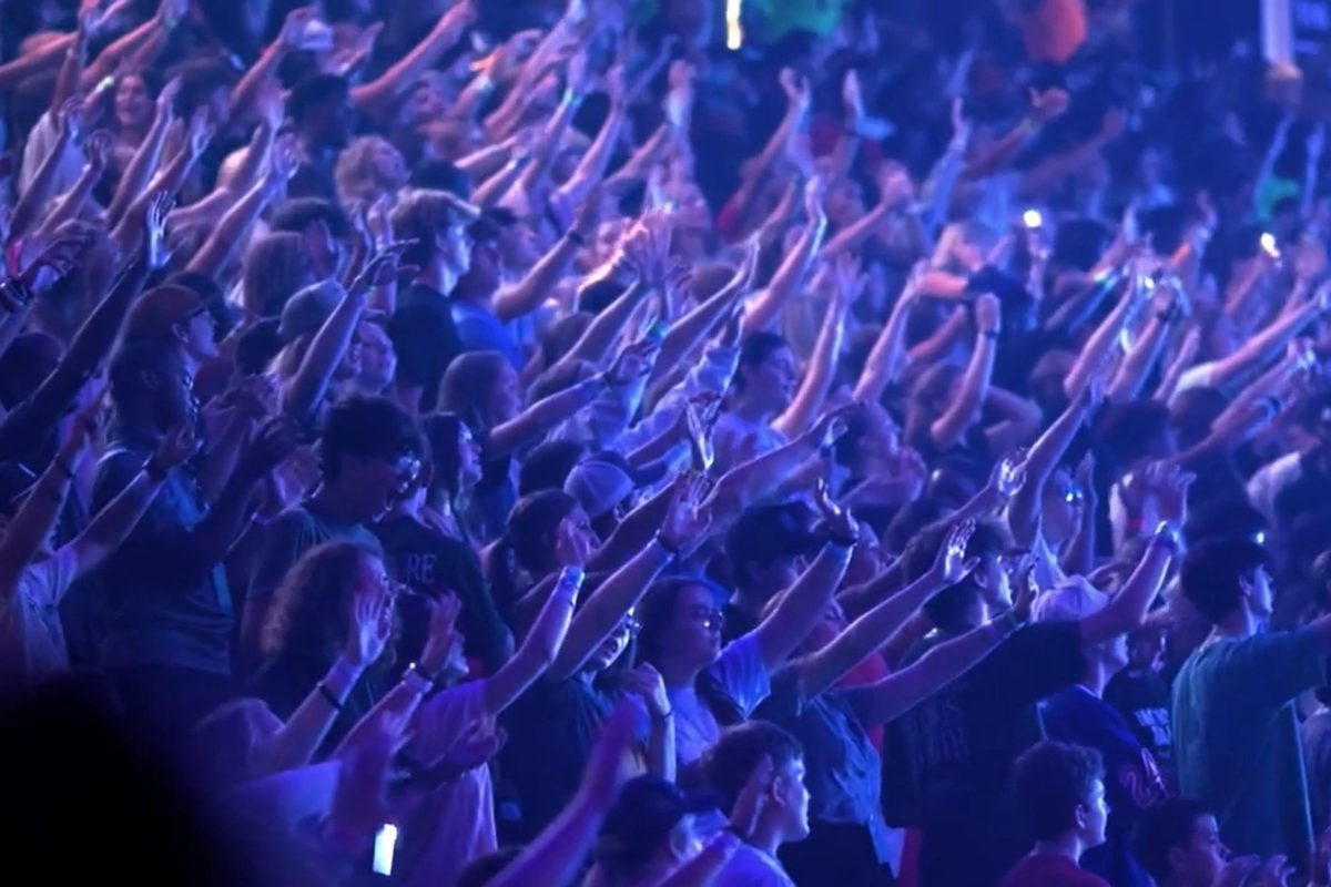 ‘On fire for God’: Over 11,000 students attend worship event to pray ...